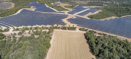 地上設置型太陽光発電のオークションでフランスの発電能力が10％増加